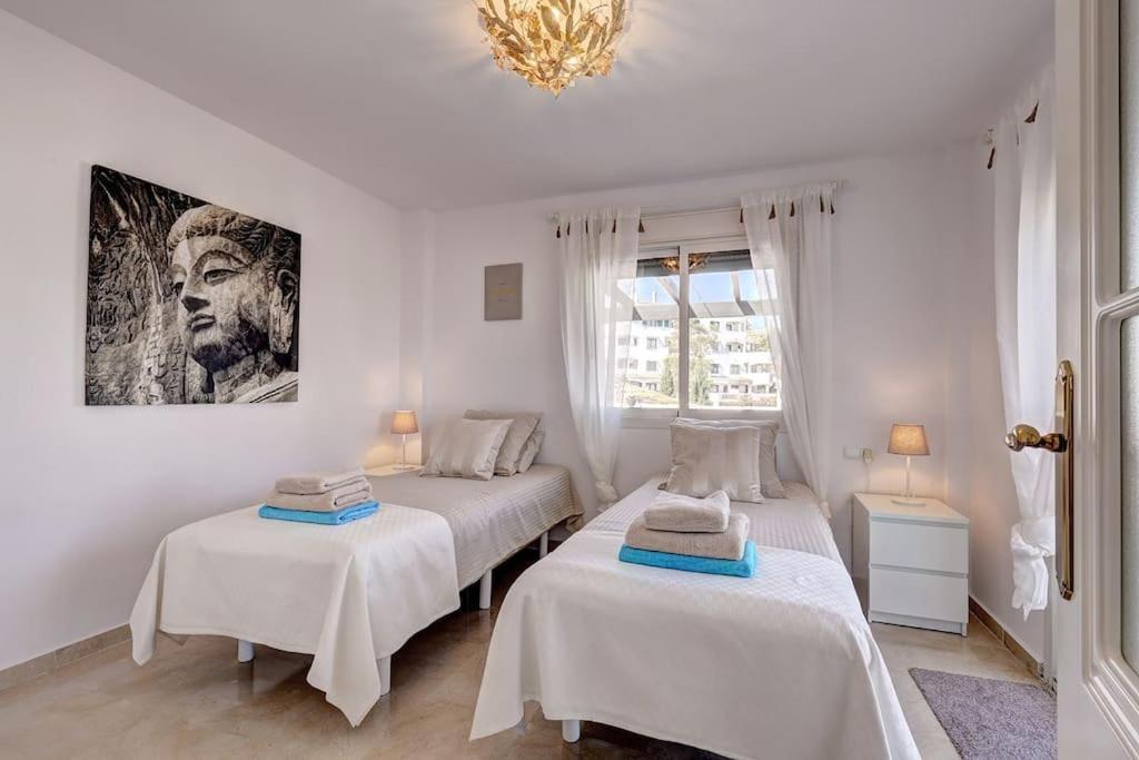 Spacious Penthouse With Spectacular Sea Views! Appartement