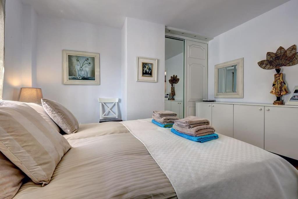 Spacious Penthouse With Spectacular Sea Views! Appartement